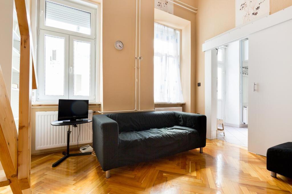 Szentkiralyi 5 - Double Basic In The City Center - Self-Check-In Budapeşte Dış mekan fotoğraf