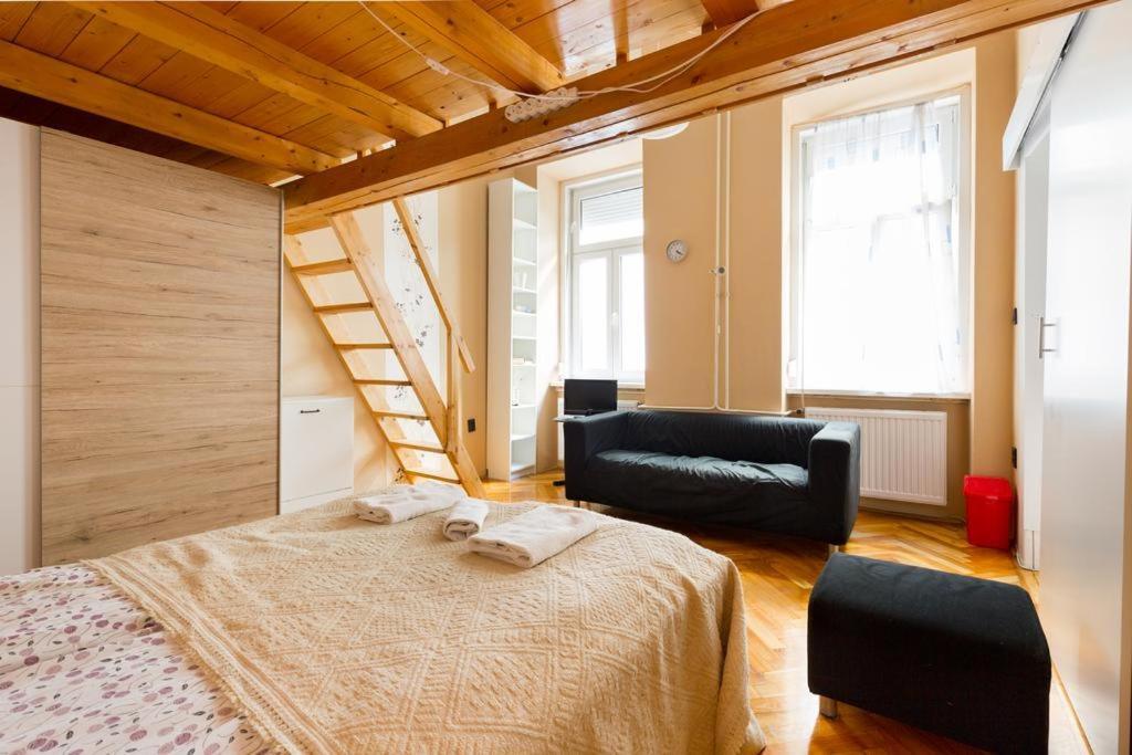 Szentkiralyi 5 - Double Basic In The City Center - Self-Check-In Budapeşte Dış mekan fotoğraf