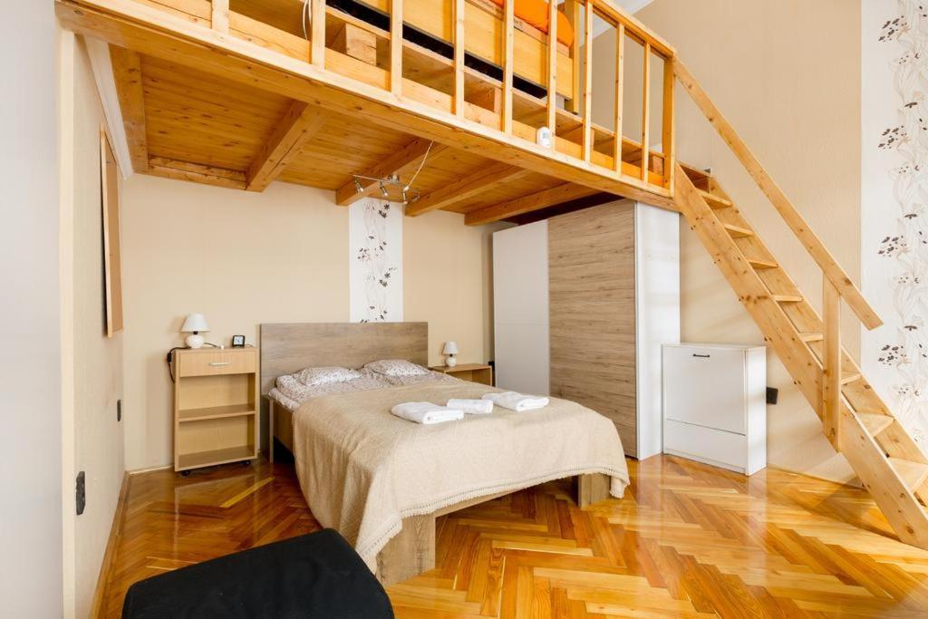 Szentkiralyi 5 - Double Basic In The City Center - Self-Check-In Budapeşte Dış mekan fotoğraf