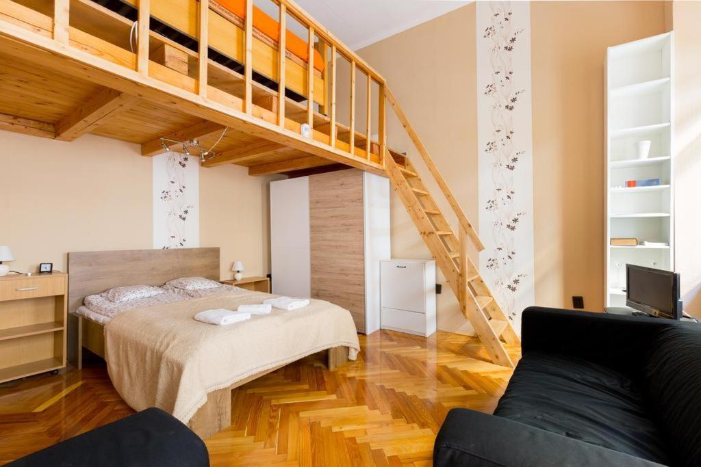 Szentkiralyi 5 - Double Basic In The City Center - Self-Check-In Budapeşte Dış mekan fotoğraf